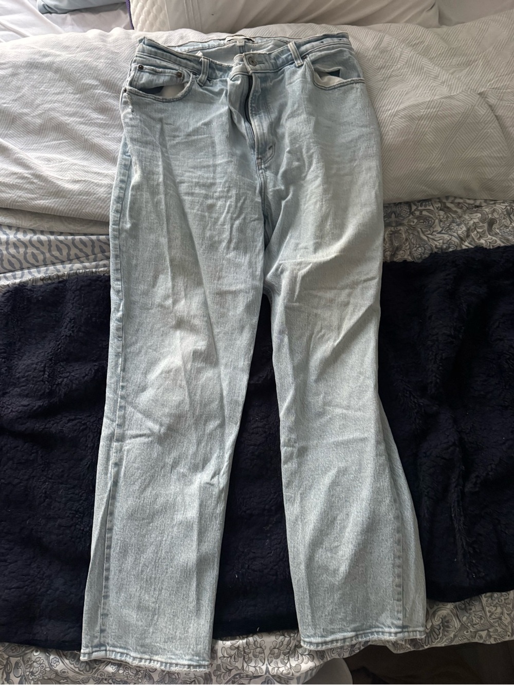 A&F 90’s high rise curve love light Wash Women’s Straight-Leg Jeans - Light Blue